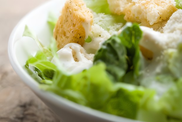 Сырно-чесночная салатная заправка