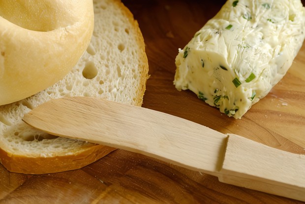 Сырное масло с базиликом