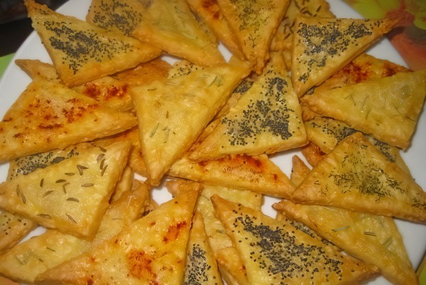 Сырное печенье к вину