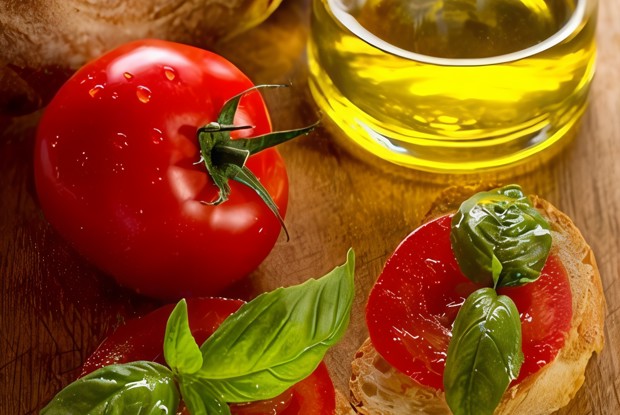 Сэндвичи с помидорами и базиликом