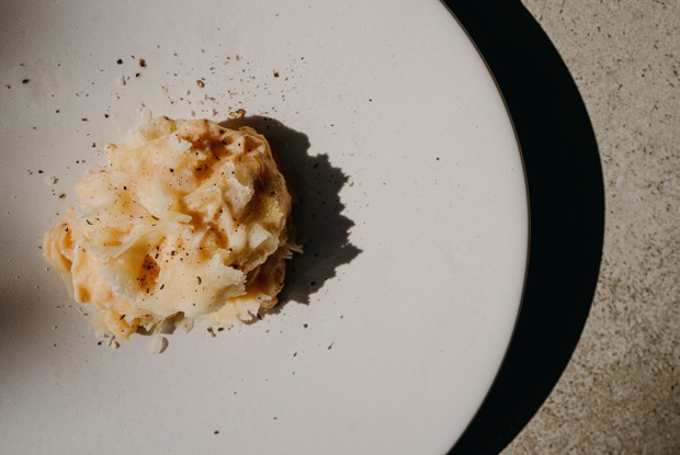 Скрэмбл с сыром тет-де-муан