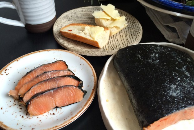 Слабосоленая семга в нори