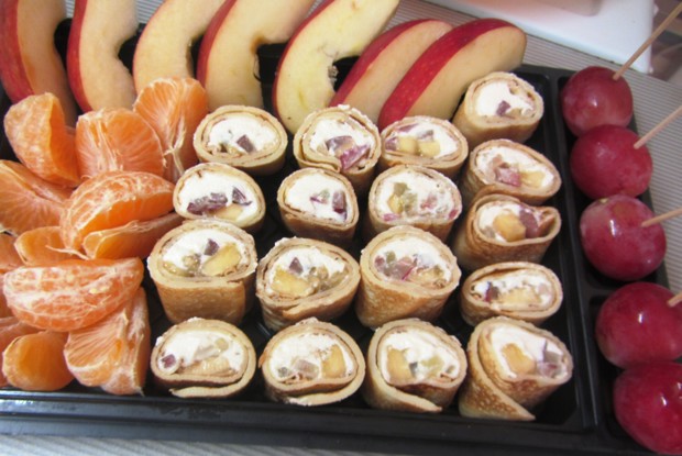 Сладкие роллы с творожным кремом