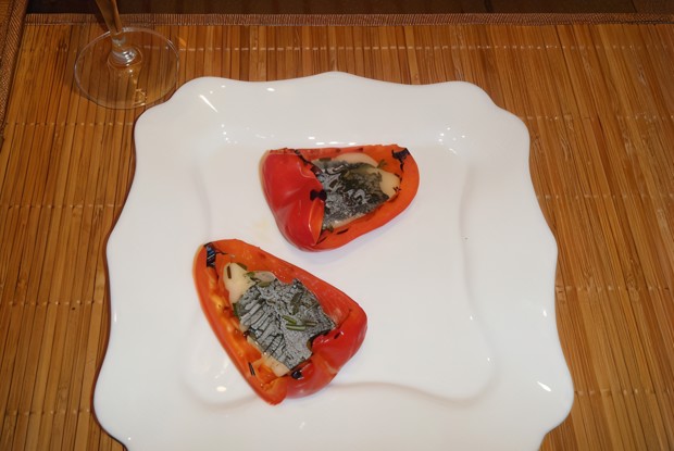Сладкий перец гриль с козим сыром и розмарином