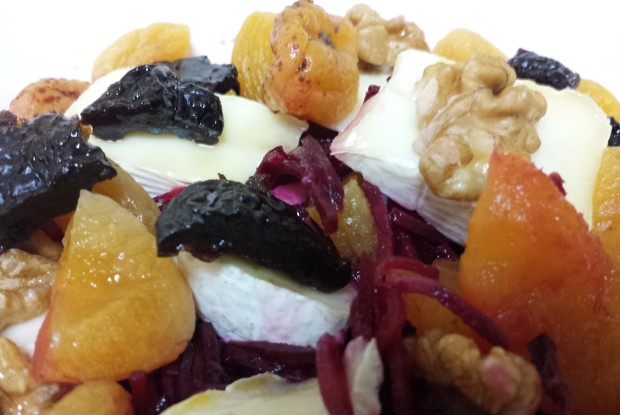 Сладкий салат со свеклой