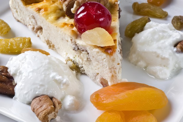 Сливочная пасха с орехами, цукатами и цедрой