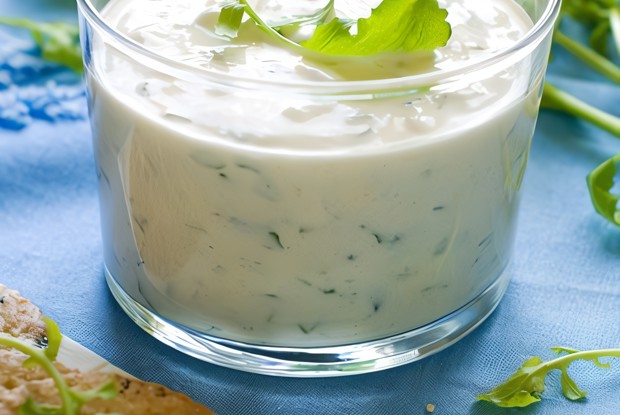 Сливочный соус из феты с мятой