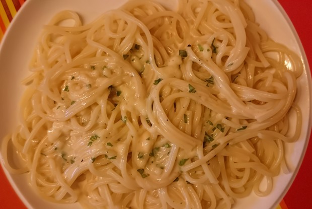 Сливочно-сырный соус с мускатным орехом для пасты