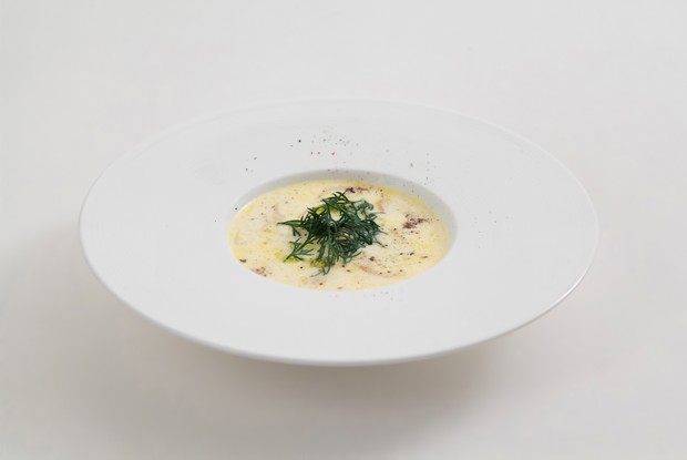 Сливочный суп с лисичками и пореем