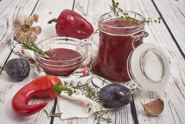Сливовая домашняя аджика
