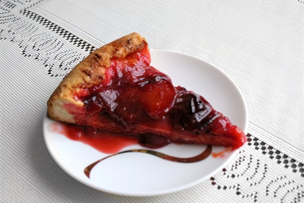 Сливовый песочный пирог