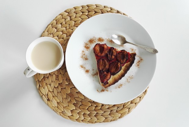 Сливовый пирог по рецепту «New York Times»