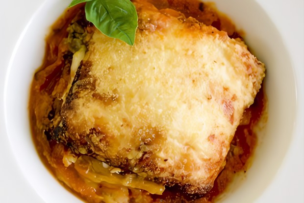 Слоеная грибная закуска с сырами и зеленым луком