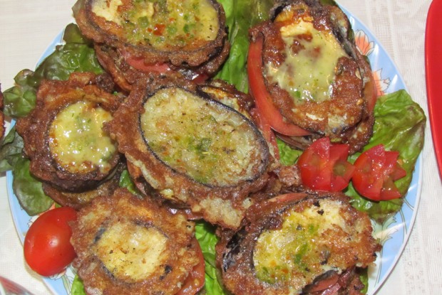 Слоеная закуска из баклажанов