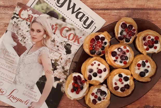 Слоеные корзиночки с заварным кремом и ягодами