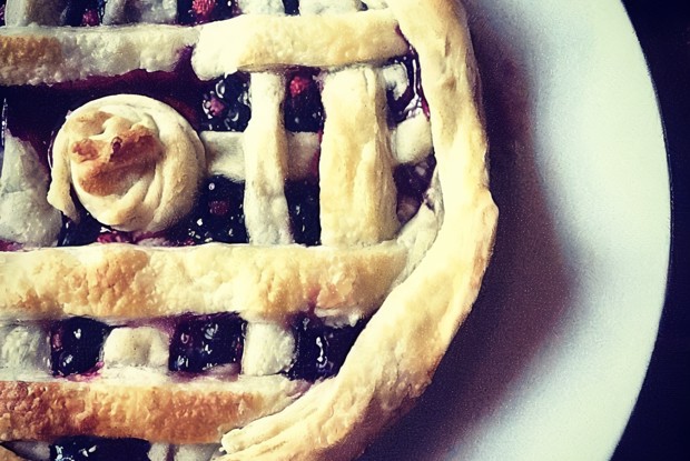 Слоеный пирог с земляникой