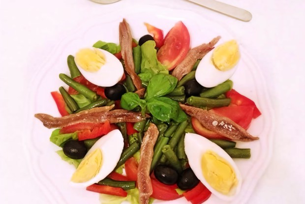 Слоеный салат нисуаз