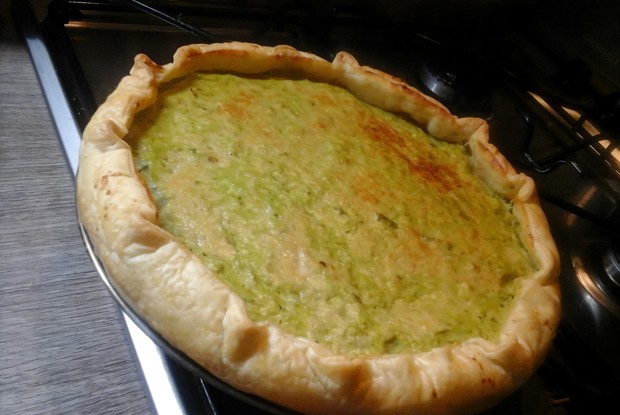 Слоеный пирог со свежей спаржей
