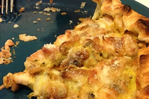 Слоёный пирог с курицей и грибами