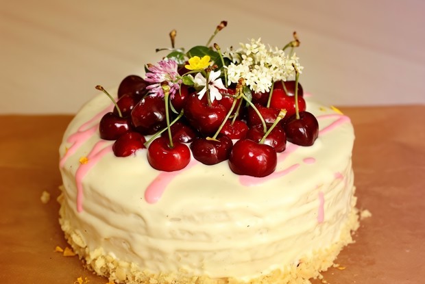 Сметанник с малиновым джемом