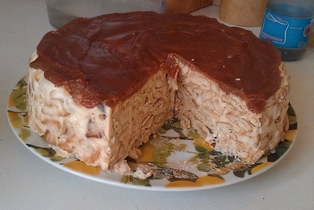 Сметанный десерт с солеными крекерами