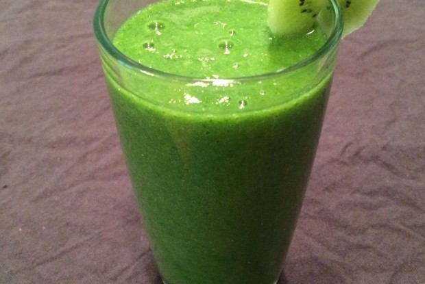 Смузи из фейхоа со шпинатом