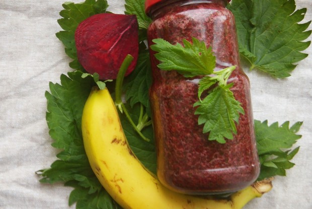 Смузи из крапивы и свеклы