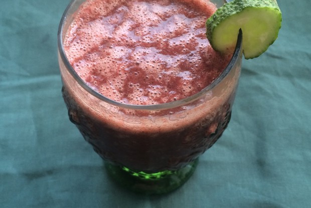 Смузи из вишни с огурцом