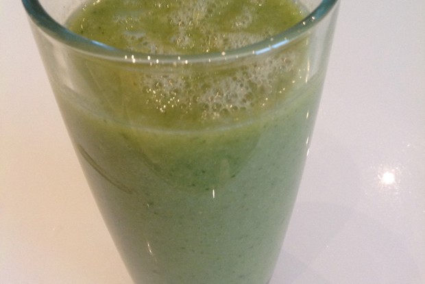 Смузи с эстрагоном и фейхоа