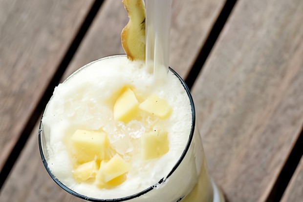 Смузи с манго и маракуйей