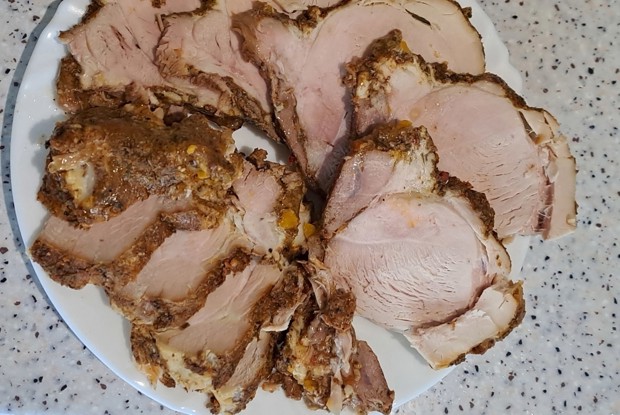 Сочная свиная лопатка в духовке