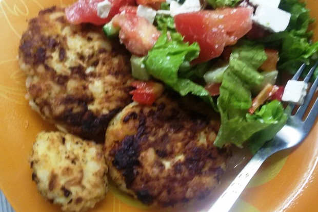 Сочные куриные котлеты с кабачком и рисом