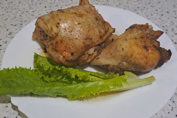 Сочные куриные бедра в духовке