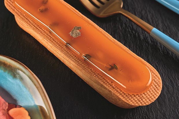 Соленый эклер «Мандарин — утиный паштет»