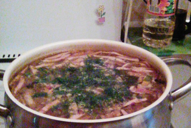 Солянка на курином бульоне