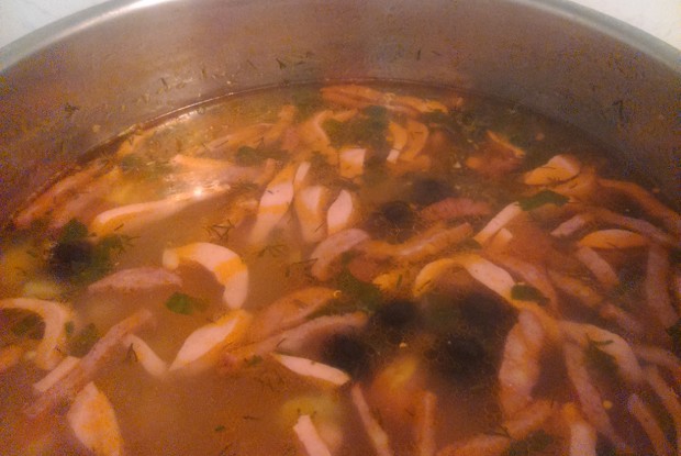 Солянка с колбасой