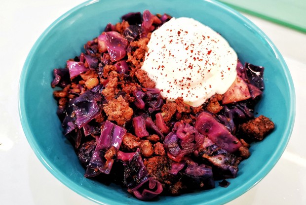 Солянка из краснокочанной капусты с фаршем