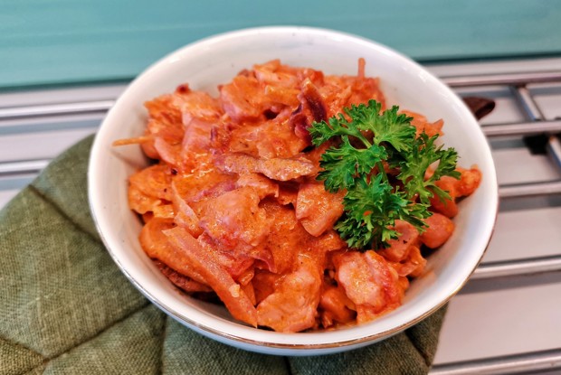 Солянка с курицей и беконом