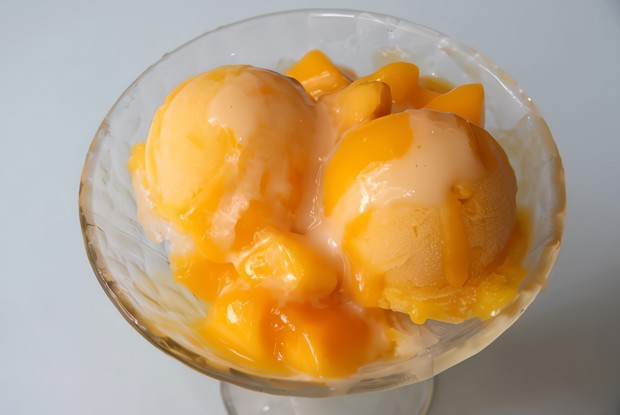 Сорбет из розового шампанского и персиков