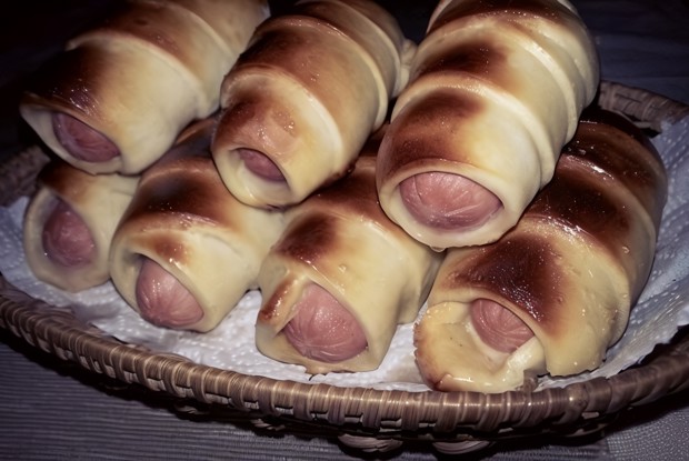 Сосиски в медовом тесте
