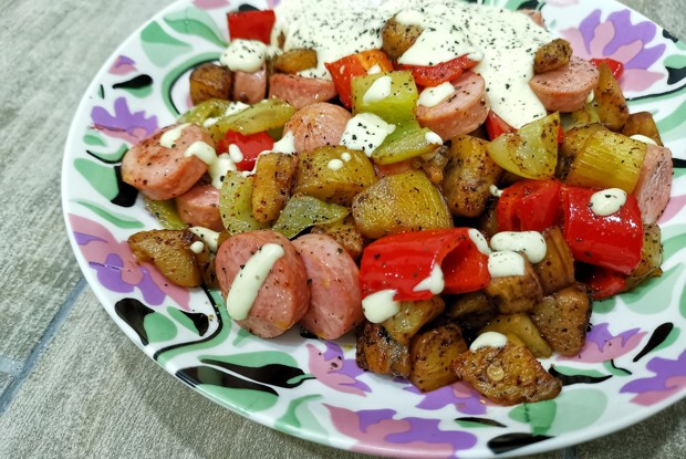 Соте из баклажана и сосисок