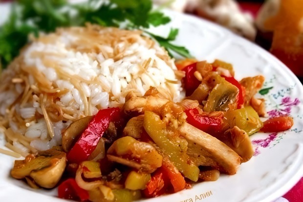 Соте с куриным филе и грибами