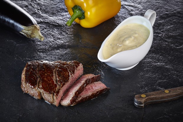 Соус из запеченного баклажана и перца для стейков