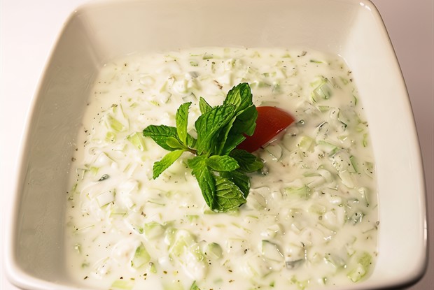 Соус райта с огурцами и зеленым луком