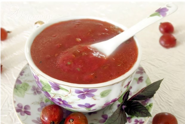 Соус с мятой и крыжовником