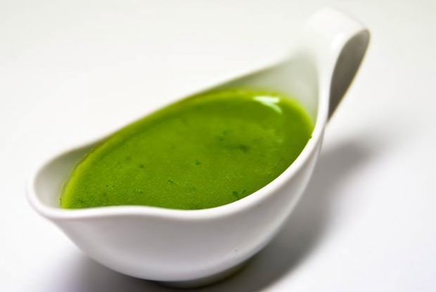 Соус с водяным крессом на основе голландеза