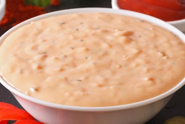 Соус «Тысяча островов» с маринованными огурчиками