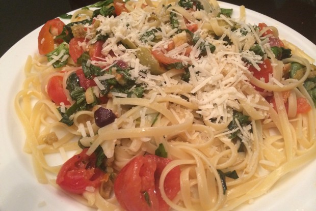 Спагетти крудо с давленными оливками