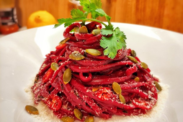 Спагетти с чили и красным вином