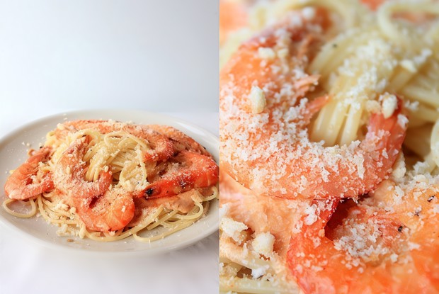 Спагетти с креветками в сливочно-томатном соусе с хлебно-чесночной крошкой